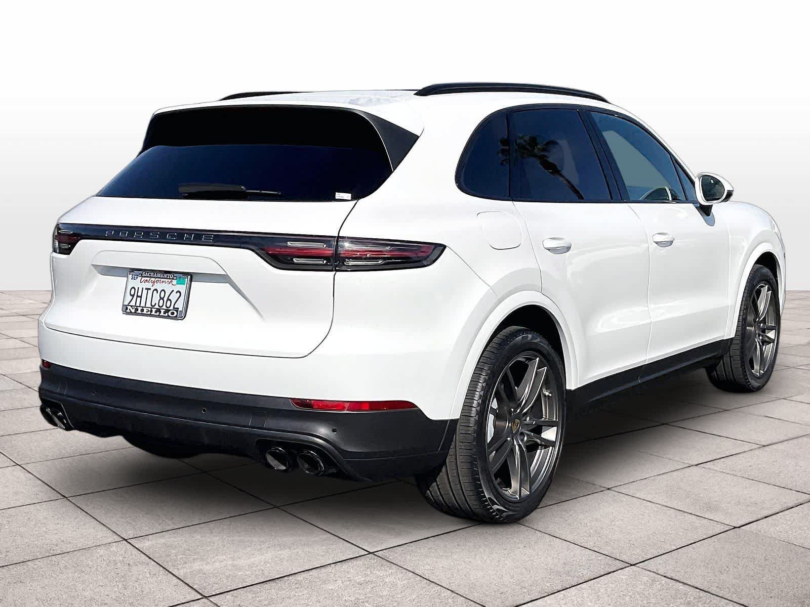 Used 2023 Porsche Cayenne Platinum Edition AWD/4WD image 16