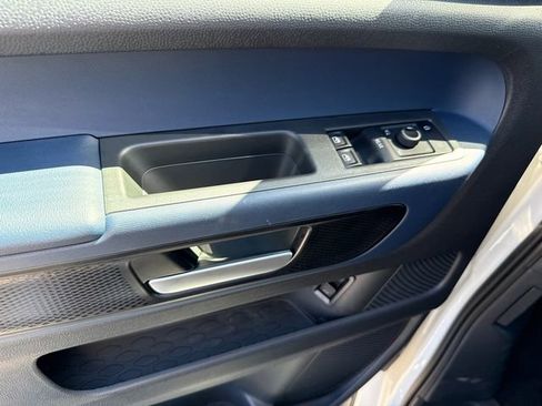 New 2025 Volkswagen ID. Buzz Pro S image 8