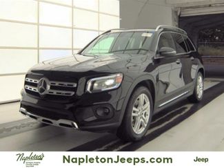 Used 2023 Mercedes-Benz GLB 250 4MATIC w/ Premium Package video 1