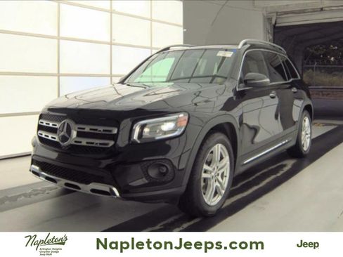 Used 2023 Mercedes-Benz GLB 250 4MATIC w/ Premium Package image 1