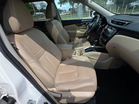 Used 2016 Nissan Rogue SL w/ SL Premium Package FWD image 11
