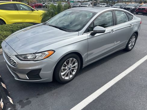 Used 2020 Ford Fusion SE FWD image 5