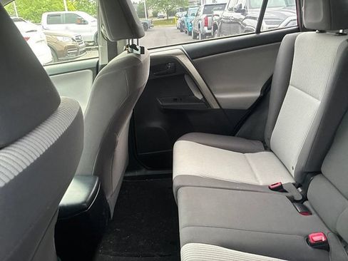 Used 2015 Toyota RAV4 LE AWD/4WD image 17
