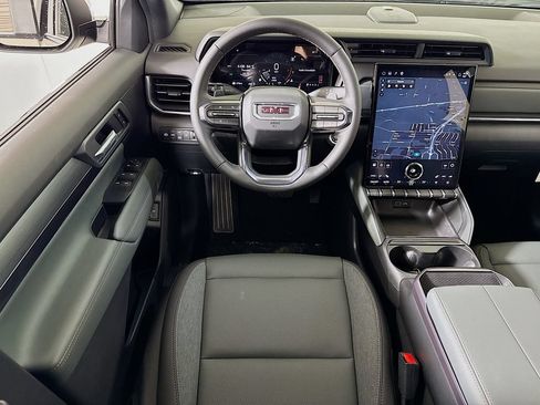 New 2027 GMC Terrain AT4 w/ Technology Package II AWD/4WD image 15