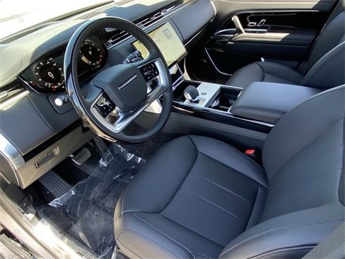 New 2025 Land Rover Range Rover Long Wheelbase SE image 5