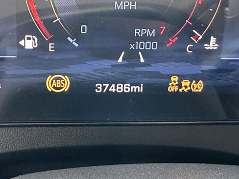 Used 2024 Chevrolet Traverse LT w/ Midnight/Sport Edition image 13