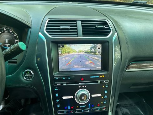Used 2016 Ford Explorer Platinum AWD/4WD image 20