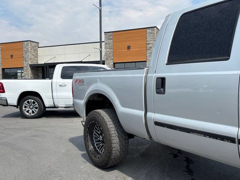 Used 2003 Ford F250 XLT AWD/4WD image 3