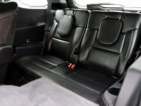 Used 2022 Ford Explorer XLT w/ Equipment Group 202A image 12