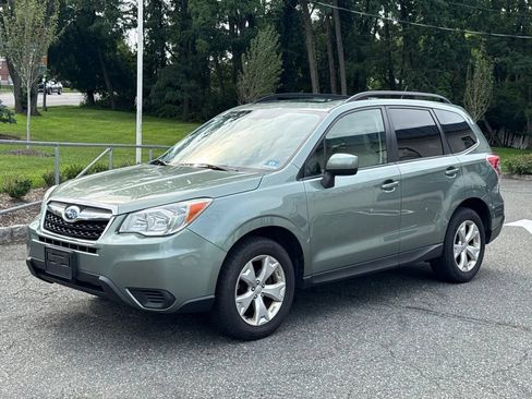 Used 2015 Subaru Forester 2.5i Premium AWD/4WD image 3