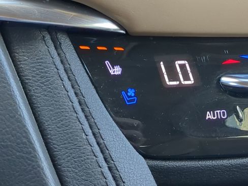 Certified 2023 Cadillac XT5 Premium Luxury w/ Platinum Package image 31