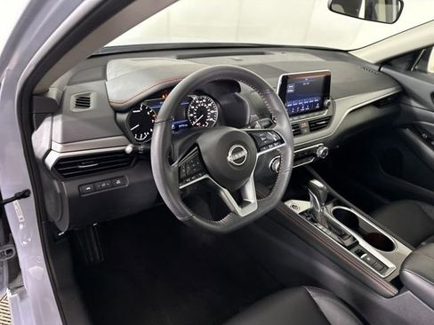 Certified 2025 Nissan Altima 2.5 SR image 13