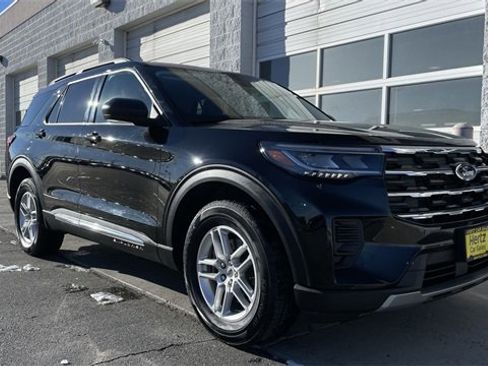 Used 2025 Ford Explorer Active image 10