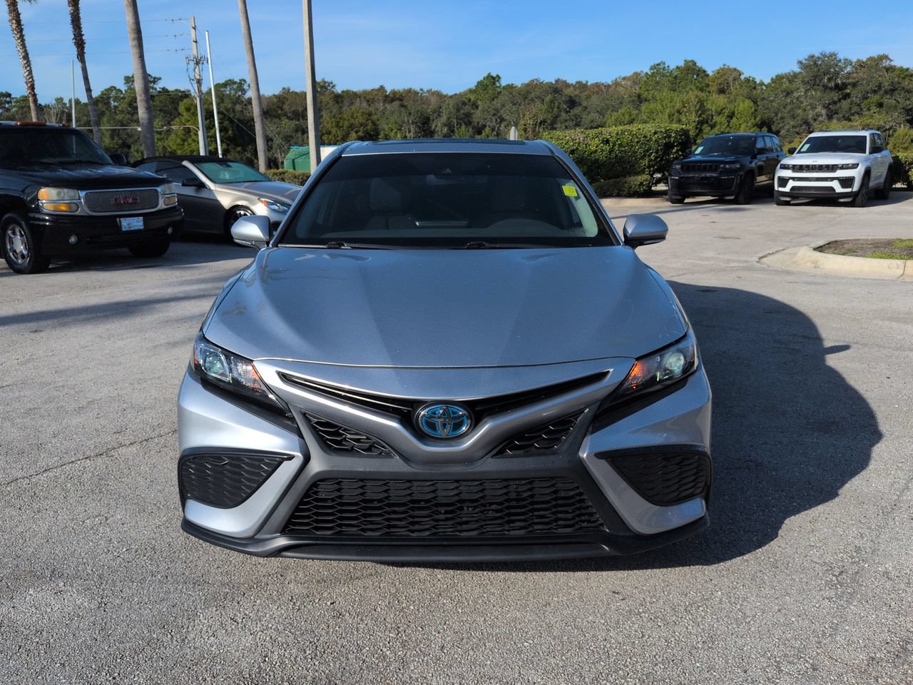 Used 2024 Toyota Camry SE w/ Audio Upgrade Package FWD image 9