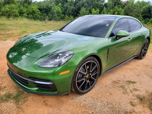 Used 2018 Porsche Panamera 4 AWD/4WD image 19