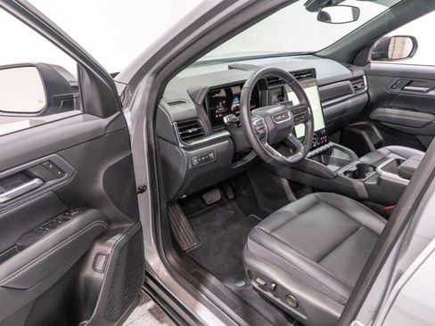 Used 2026 GMC Terrain Elevation w/ Elevation Premium Package FWD image 12