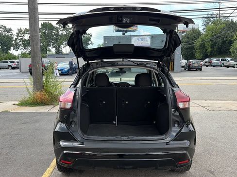 Used 2021 Nissan Kicks SV FWD image 27