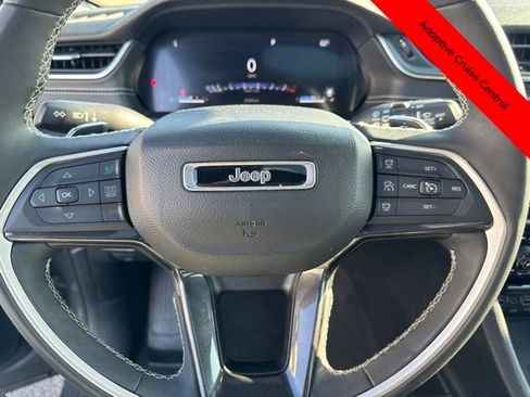 Used 2023 Jeep Grand Cherokee Altitude AWD/4WD image 18