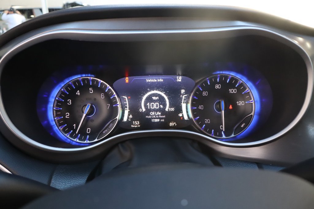 Used 2026 Chrysler Pacifica Select FWD image 25