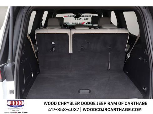 Used 2025 Jeep Wagoneer 4WD image 27