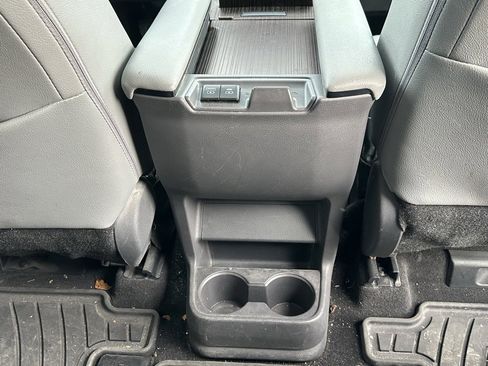 Used 2021 Toyota Sienna XLE image 17