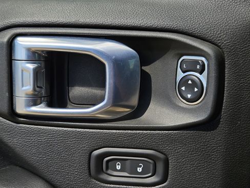 Used 2021 Jeep Gladiator Rubicon w/ Trailer Tow Package image 22