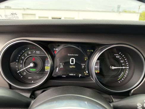 Used 2023 Jeep Wrangler Unlimited Rubicon 4xe w/ Cold Weather Group AWD/4WD image 23