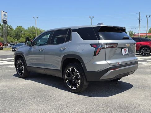 New 2026 Chevrolet Equinox LT w/ Convenience Package II FWD image 3