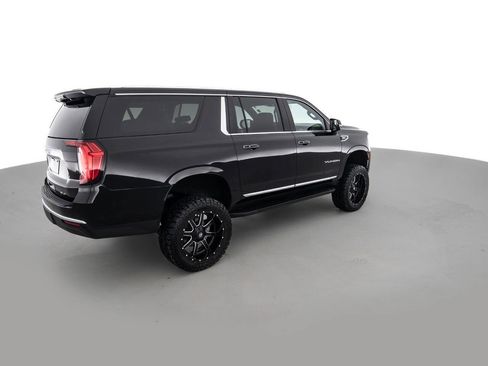 Used 2022 GMC Yukon XL SLT w/ SLT Luxury Package image 5