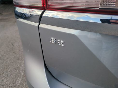 Certified 2024 Volkswagen Atlas SE FWD image 6