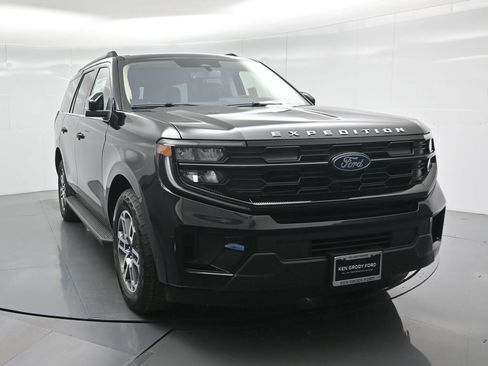 New 2025 Ford Expedition Active image 31
