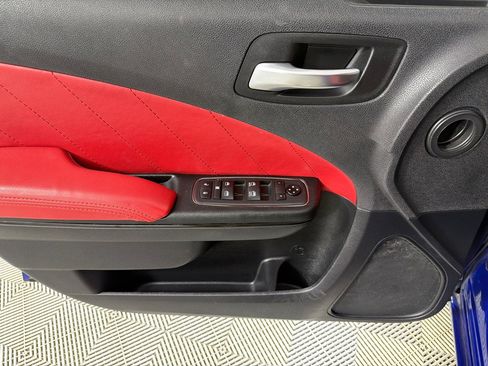 Used 2020 Dodge Charger SXT w/ Blacktop Package image 11