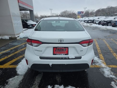 Used 2024 Toyota Corolla LE image 4