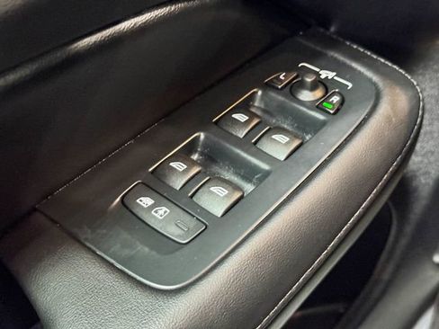 Used 2024 Volvo V60 B5 Cross Country Plus w/ Protection Package Premier image 43