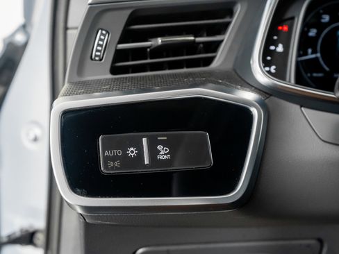 Used 2025 Audi RS 6 performance image 42