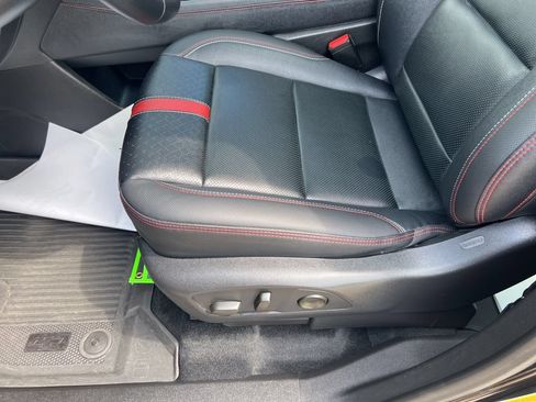 Used 2024 Chevrolet Traverse RS w/ LPO, Floor Liner Package AWD/4WD image 35