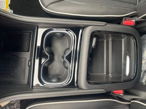 New 2026 Chrysler Pacifica Limited image 19