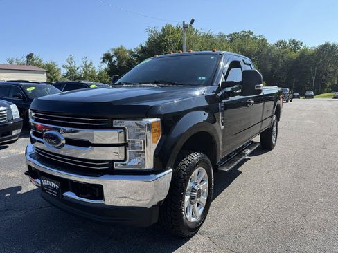 Used 2017 Ford F250 XL w/ Power Equipment Group AWD/4WD image 4