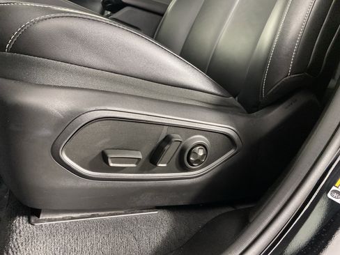 Used 2024 Jeep Grand Cherokee Limited AWD/4WD image 19