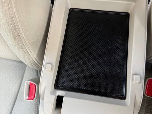 Used 2010 Subaru Legacy 2.5i Premium image 46