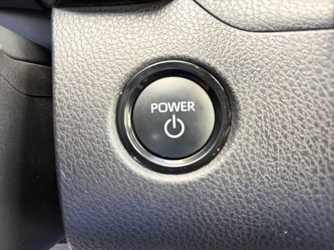 Used 2025 Toyota Camry SE FWD image 20