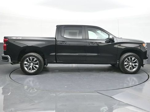 Used 2023 Chevrolet Silverado 1500 LT AWD/4WD image 16