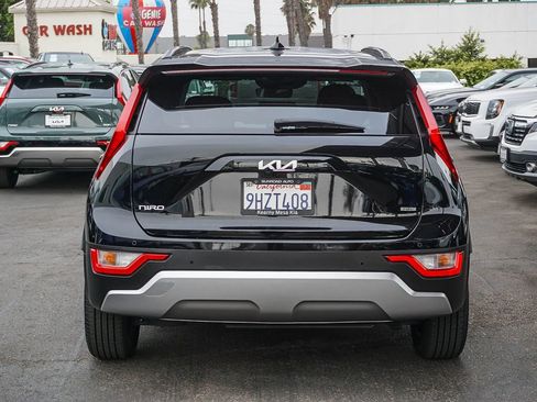 Certified 2024 Kia Niro EX FWD image 6