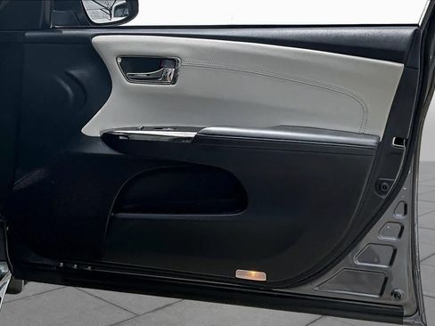 Used 2018 Toyota Avalon XLE Premium FWD image 23
