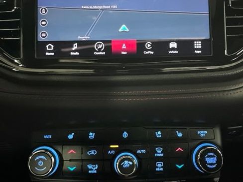 Used 2024 Dodge Durango GT RWD image 18