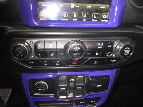 Used 2020 Jeep Gladiator Overland image 20