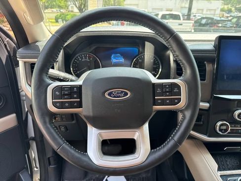 Used 2022 Ford Expedition XLT AWD/4WD image 11