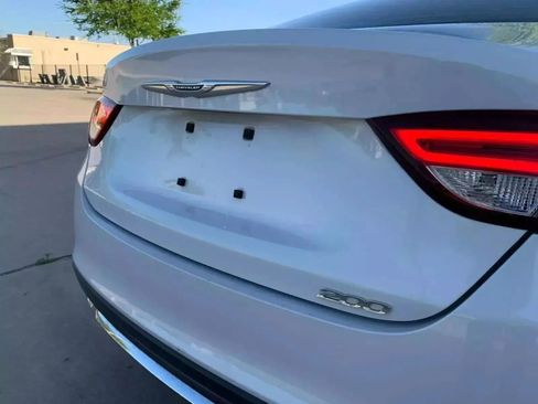 Used 2015 Chrysler 200 Limited image 7