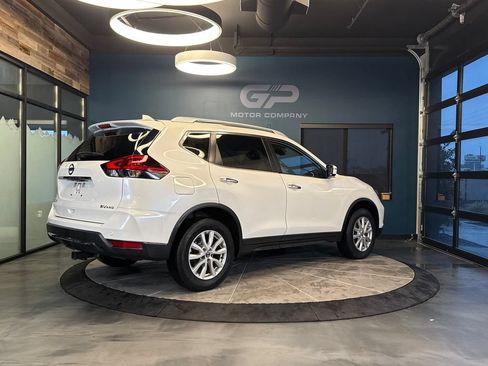Used 2020 Nissan Rogue SV AWD/4WD image 3