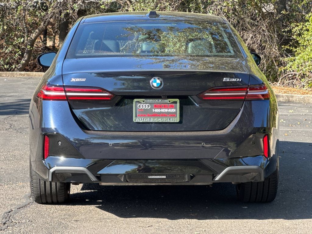 Used 2026 BMW 530i xDrive w/ M Sport Package AWD/4WD image 6